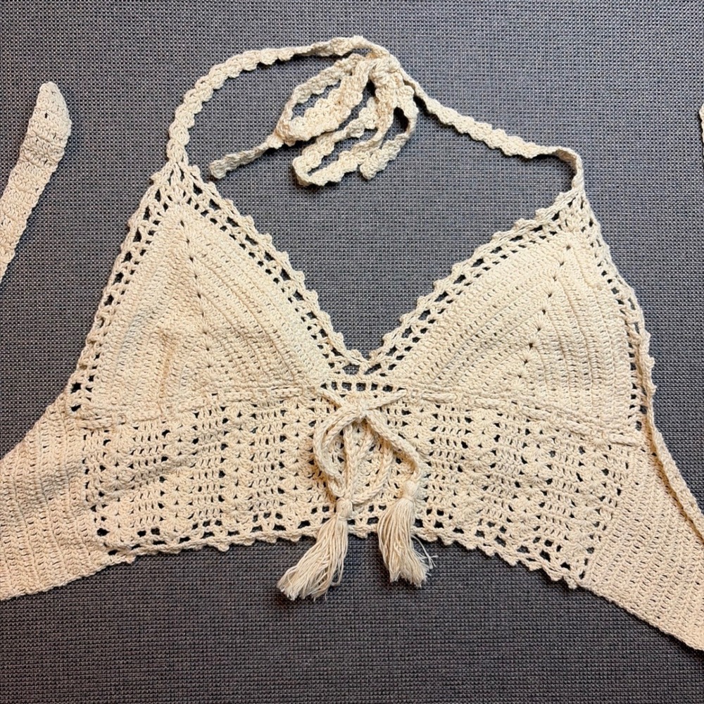 Kendall & Kylie Crochet Halter Top Boho Festival Women Small Cream Tassels Good